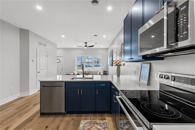 Building Photo - 169 S Union St