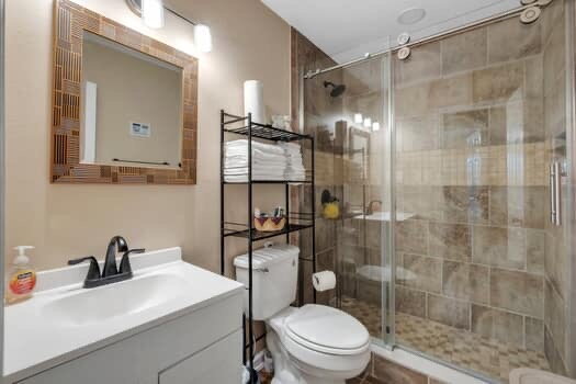 Building Photo - $250 Off Your Second Month's Rent + $250 Referral Bonus | Student-Friendly 3BR Home Minutes from ...
