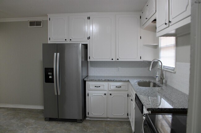 Building Photo - 4305 Randel Dr