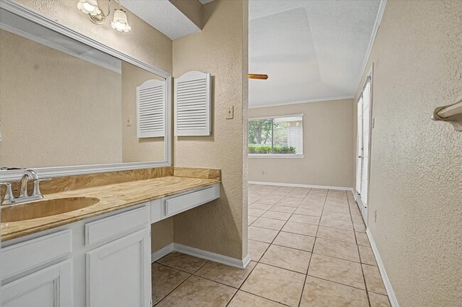 Building Photo - 7315 Foxside Ln