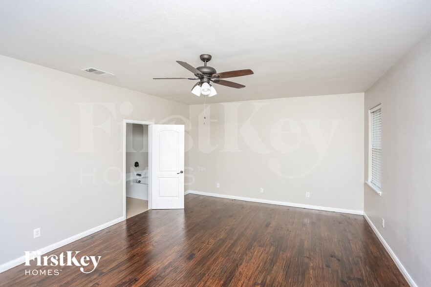 Building Photo - 202 Brook Ct