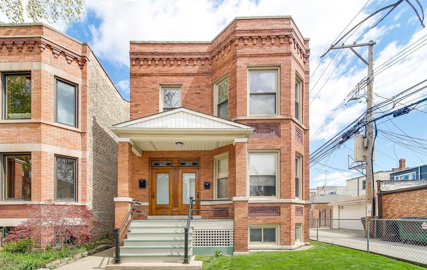 Building Photo - 3615 N Oakley Ave