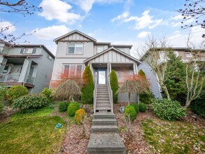 Building Photo - 3 Bed and 2.5 Bath Stunning Single-family ...