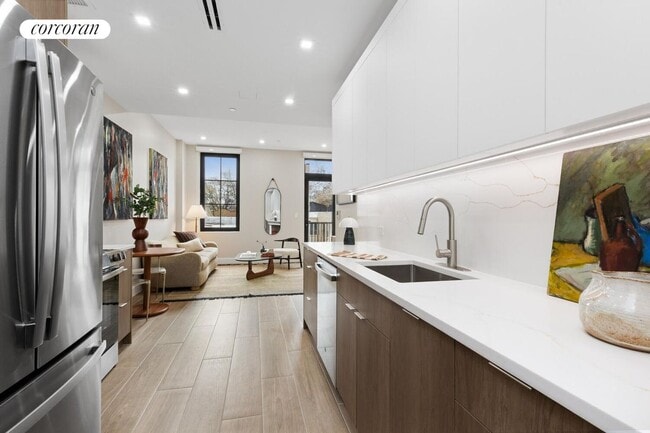 Building Photo - 760 Metropolitan Ave