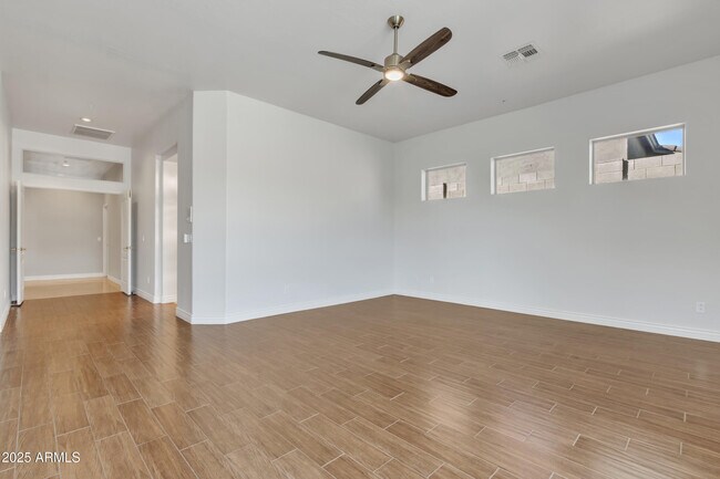 Building Photo - 16335 N 108th Pl