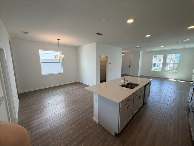 Building Photo - 17334 Beachgrass Aly