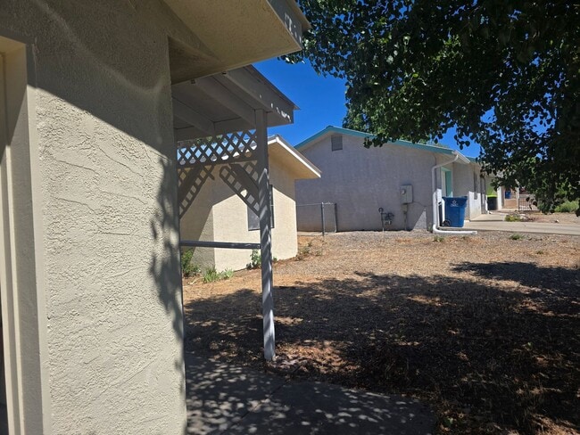 Building Photo - 3 Bedroom in Bloomfield