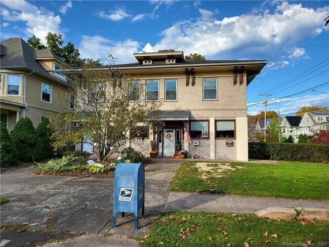 Building Photo - 805 Edgewood Ave