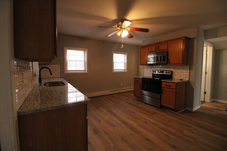 Building Photo - 7800 W Forest Home Ave