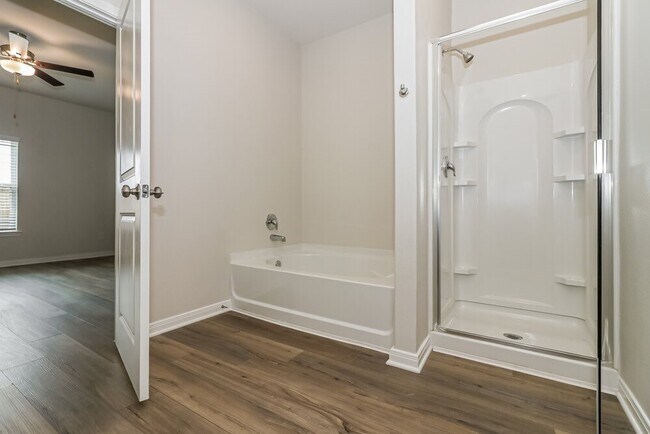 Building Photo - 464 Beechwood Hacienda Dr