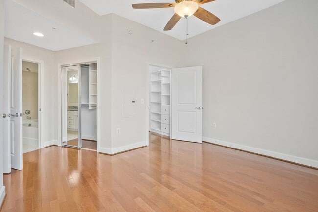 Building Photo - This luxury 2 bedroom condo has phenomenal...