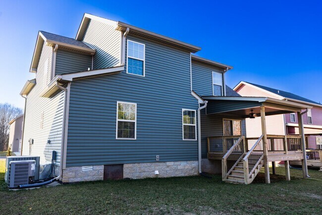 Building Photo - 1219 Boulder Pass Rd