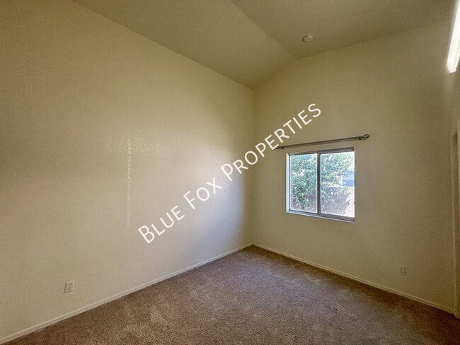 Building Photo - 9712 E Paseo Juan Tabo