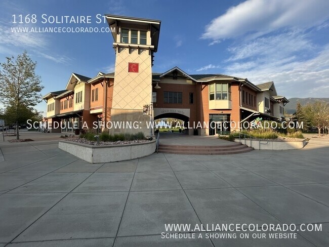 Building Photo - 1168 Solitaire St