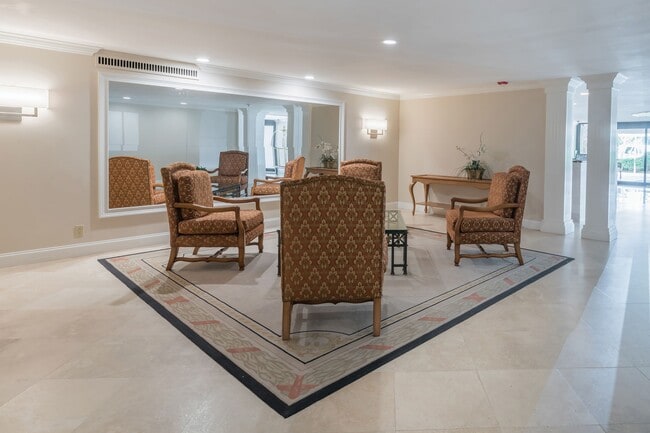 Building Photo - 250 Bradley Pl