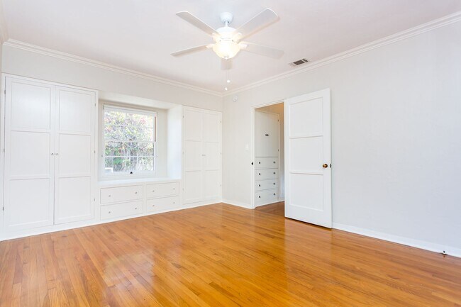 Building Photo - Single Story Craftsman in North Park