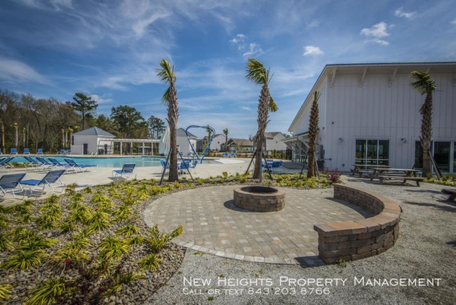Building Photo - Gorgeous home in McKewn neighborhood!