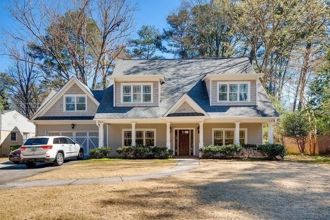 Building Photo - 2105 Brookview Dr NW