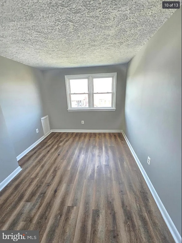 Building Photo - 3 Bedroom with finished basement
