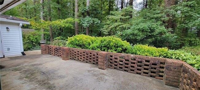 Building Photo - 1933 Silvastone Dr