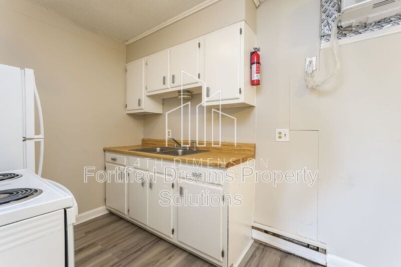 Building Photo - 4368 Ogburn Ave