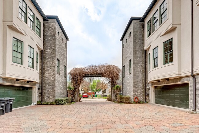 Building Photo - 1514 Summer St