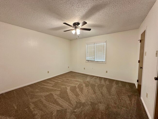 Building Photo - 510 N Gardner Ave