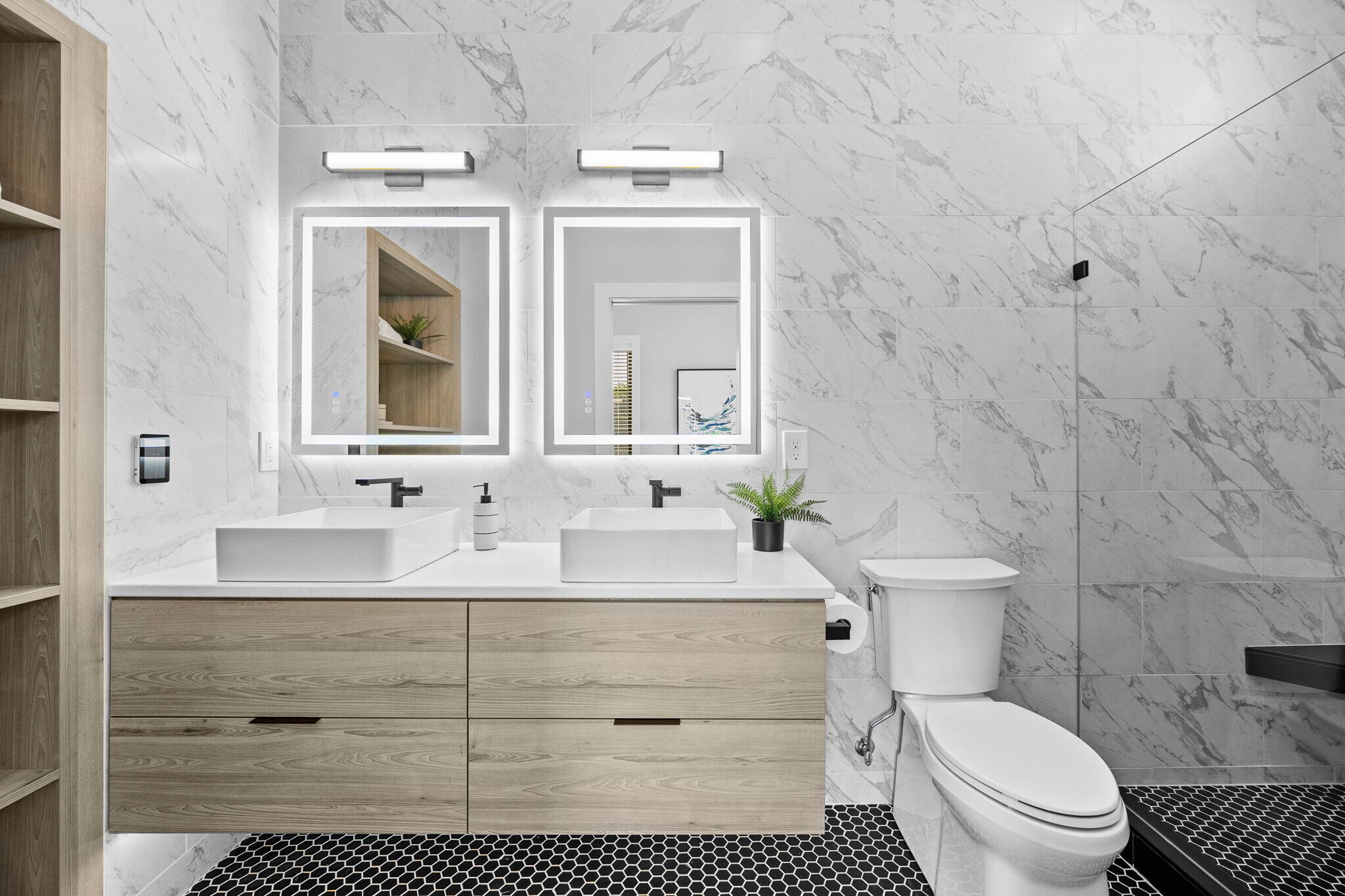 Building Photo - 4840 Ingersoll Ave