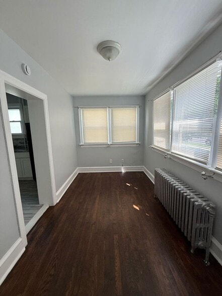 Interior Photo - Oak Woods Collingswood