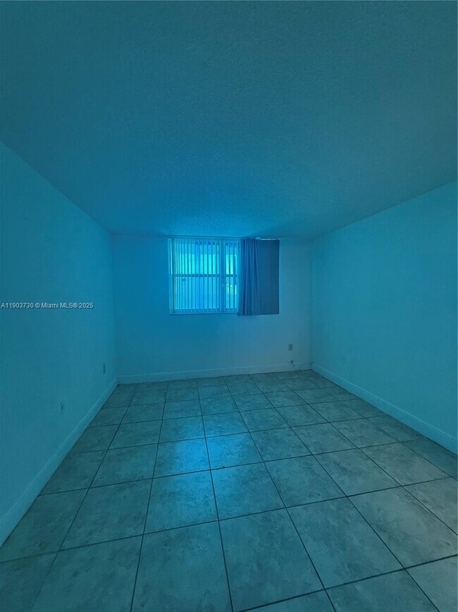 Building Photo - 1805 Sans Souci Blvd