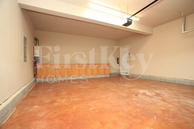 Building Photo - 3009 Fallondale Rd