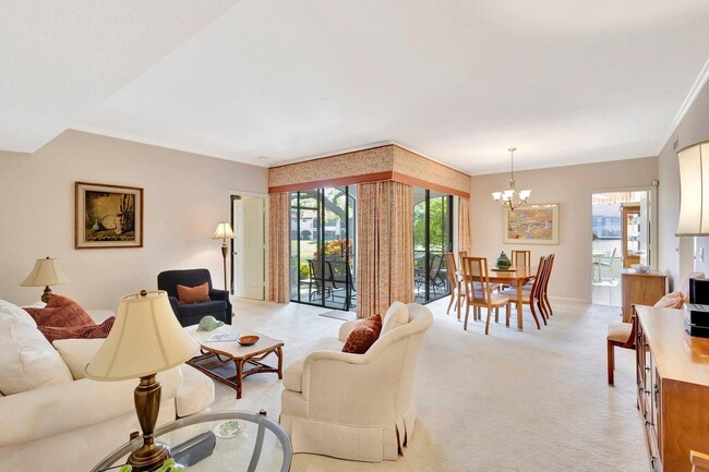 Building Photo - 16050 W Bay Dr