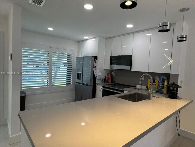 Building Photo - 12721 SW 68th Terrace