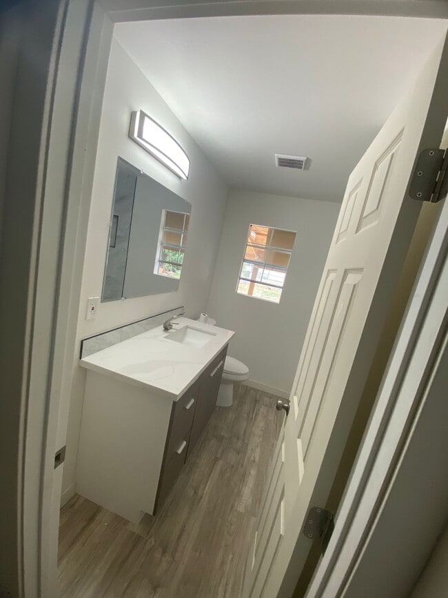 Building Photo - 126 K St NE