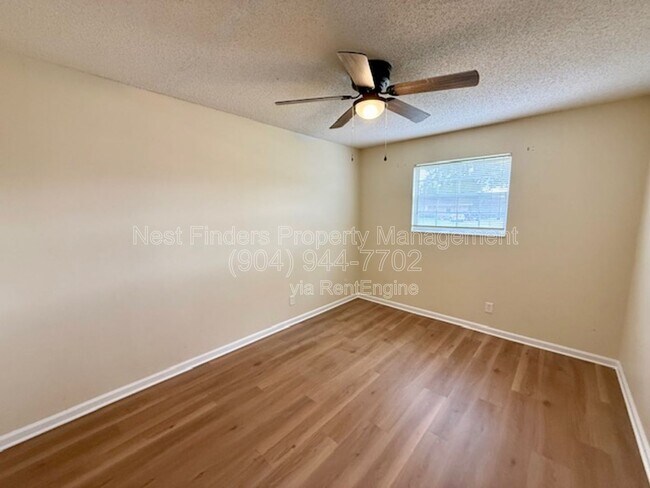 Building Photo - 5907 Gumwood Dr