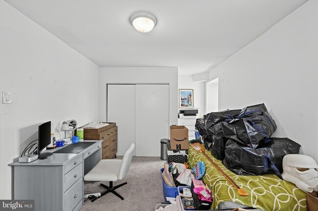 Building Photo - 201 Sumac St