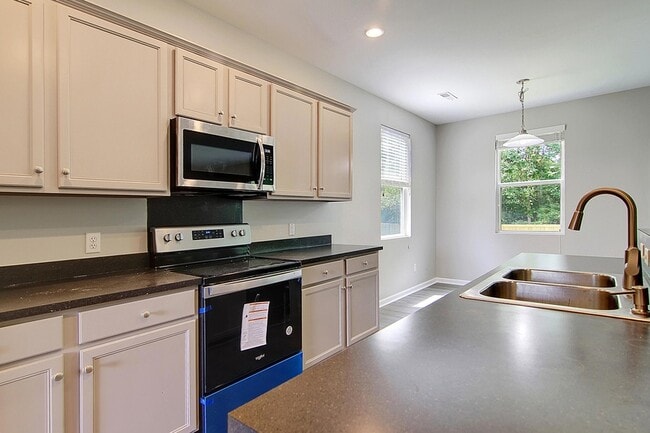 Building Photo - 1861 Cornsilk Dr