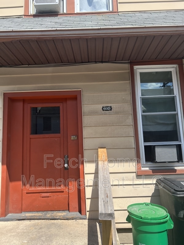 Building Photo - 610 N 9th St