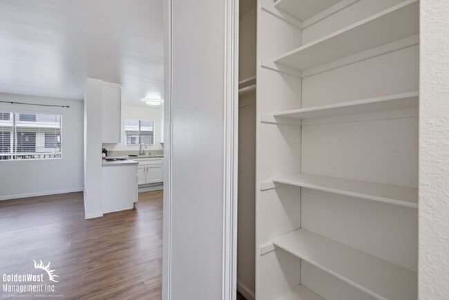 Building Photo - Updated 2Bdm 2Ba Apartment with Community Pool in the Heart of Normal Heights!