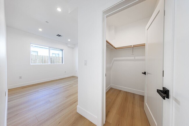 Building Photo - Luxury Never Before Lived in Townhomes!