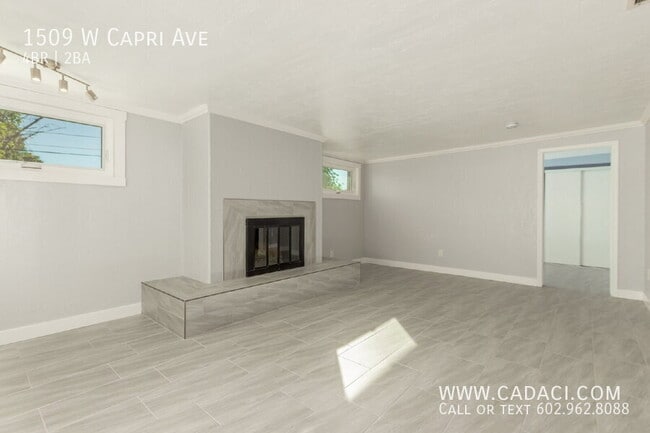 Building Photo - 1509 W Capri Ave