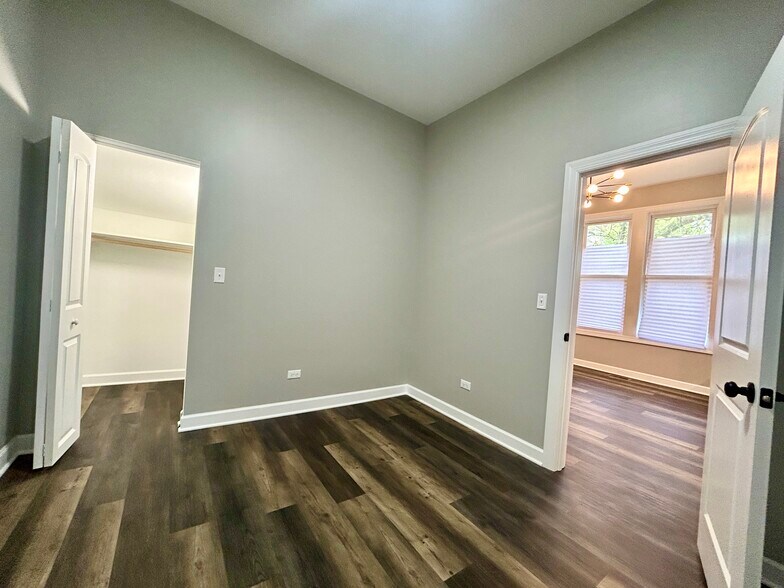 Building Photo - 6712 S. Parnell Ave