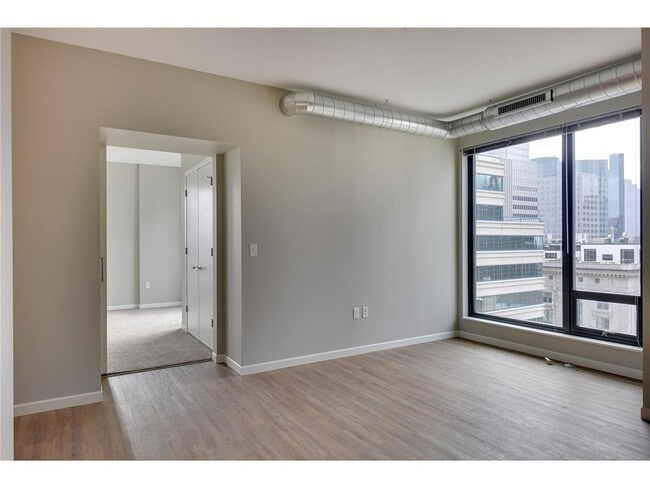 Building Photo - 400 S Marquette Ave