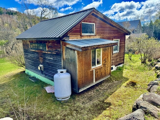Building Photo - 6406 Moretown Mountain Rd