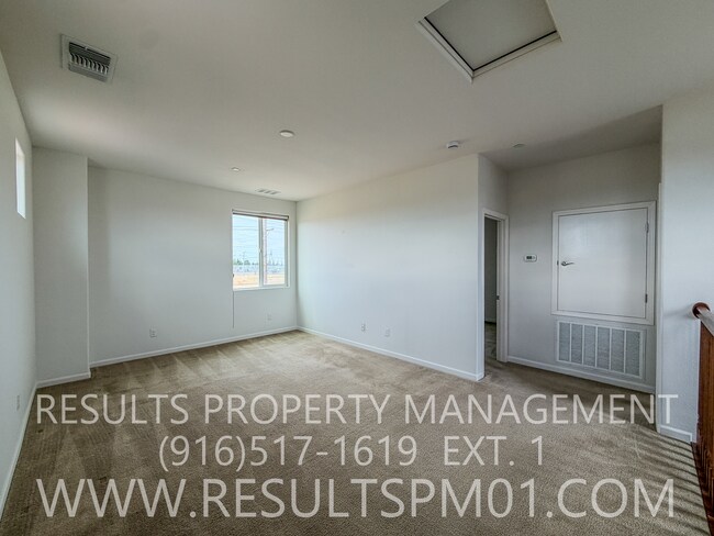 Building Photo - 2165 Camino Real Way