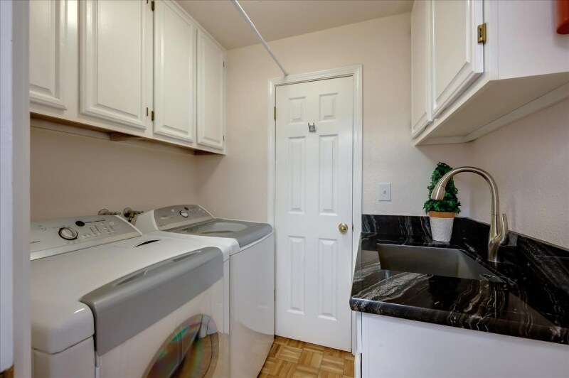 Building Photo - 430 Portofino Dr