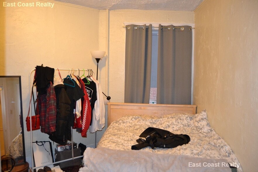 Building Photo - 90 Cypress St