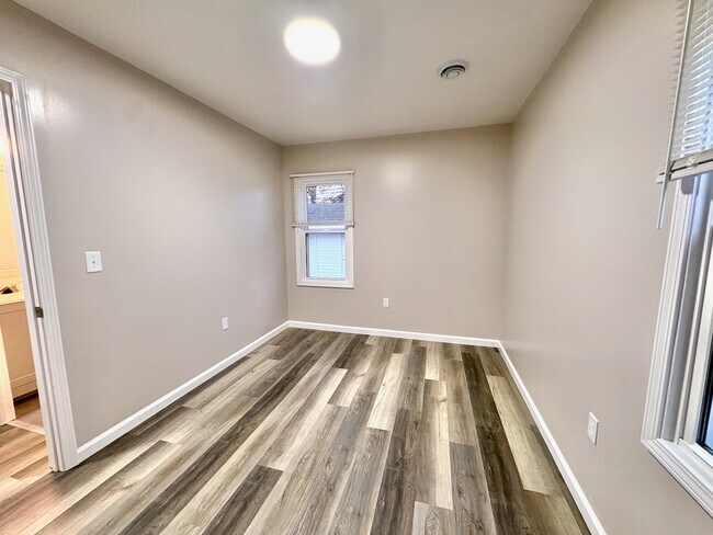 Building Photo - 8424 Jackson Ave