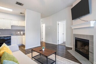 Building Photo - 1005 W 23rd St