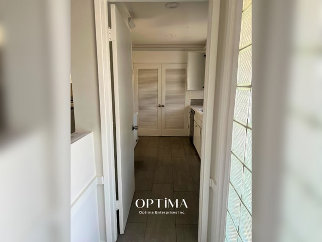 Building Photo - Beautiful Single-Family Home with Modern C...